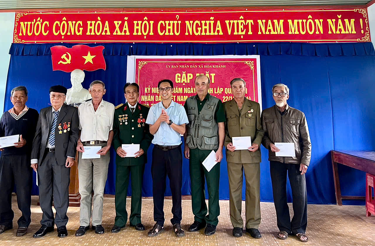 Gặp mặt Kỷ niệm 80 năm thành lập Quân đội nhân dân Việt Nam (22/12/1944 - 22/12/2024)
